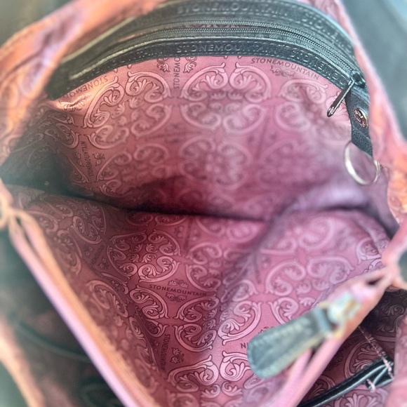 Beautiful Black Stone Mountain Pebble Leather - Picture 7 of 7